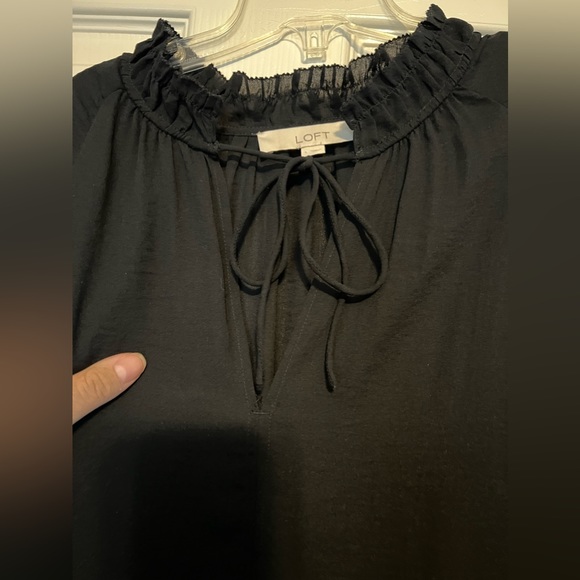 LOFT Black Smocked Tie Neck Blouse with ruffled bottom size Large Like New EUC - Picture 4 of 6